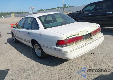 1996 Ford Crown Victoria Lx z USA, uszkodzony, nr VIN 2FALP74W3TX130673